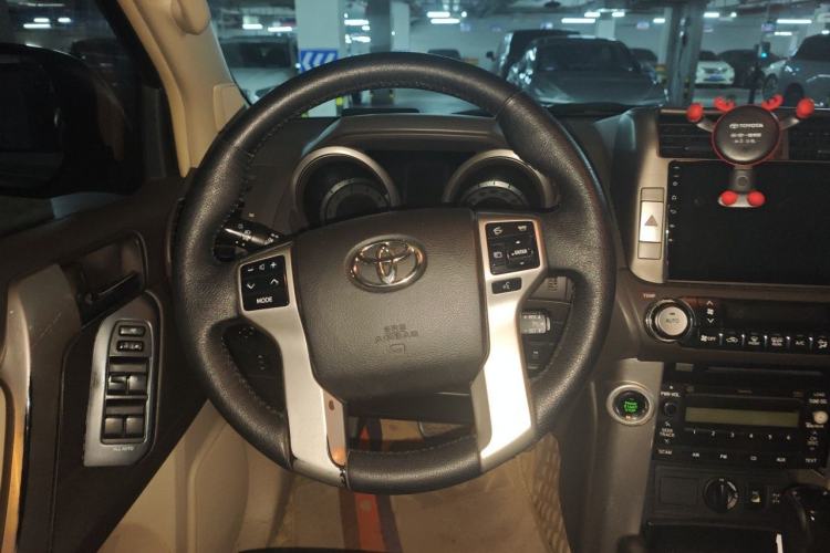 Used Toyota Prado 2010 4.0L Automatic TX-L Steering Wheel