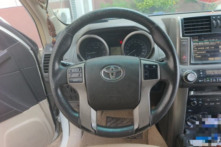Used Toyota Prado 2010 2.7L Automatic Deluxe Edition Steering Wheel