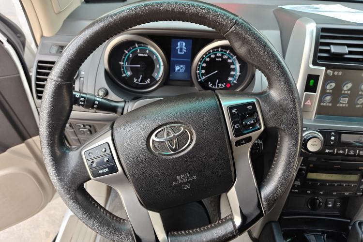 Used Toyota Prado 2010 4.0L Automatic TX-L Steering Wheel