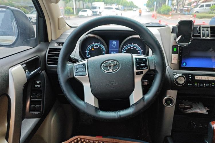 Used Toyota Prado 2010 4.0L Automatic TX-L Steering Wheel