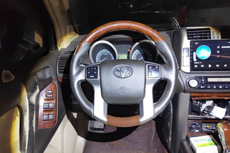 Used Toyota Prado 2010 2.7L Automatic Luxury Edition Steering Wheel