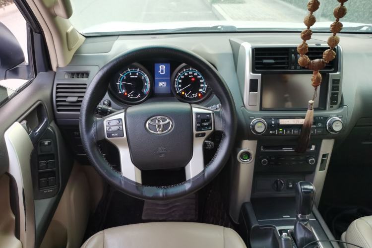 Used Toyota Prado 2010 4.0L Automatic TX-L Steering Wheel