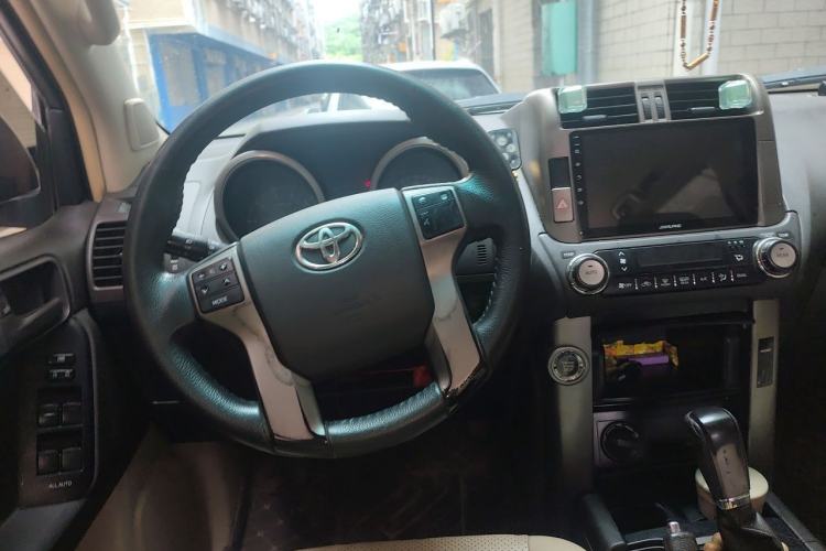 Used Toyota Prado 2010 2.7L Automatic Deluxe Edition Steering Wheel