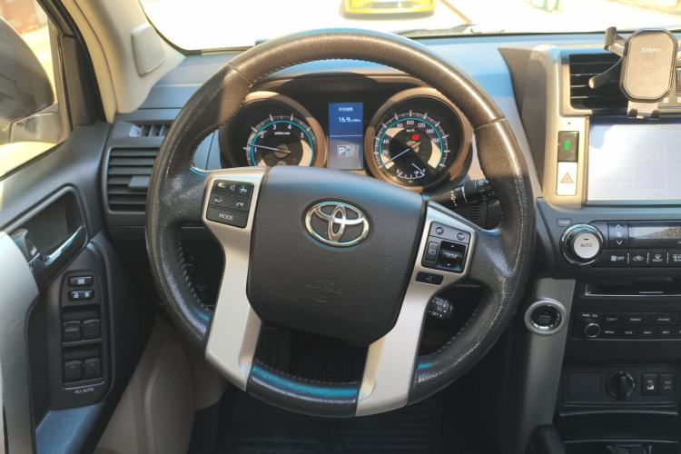 Used Toyota Prado 2010 4.0L Automatic TX-L Steering Wheel