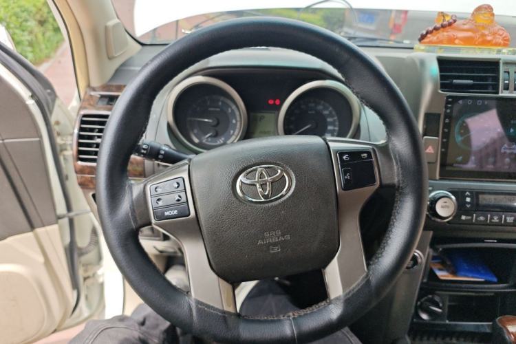 Used Toyota Prado 2010 2.7L Automatic Standard Edition Steering Wheel