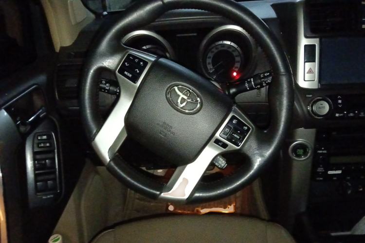 Used Toyota Prado 2010 4.0L Automatic TX-L Steering Wheel