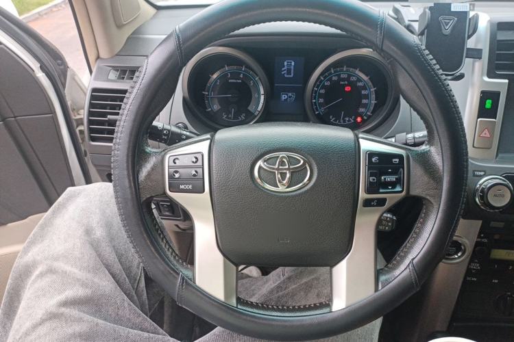 Used Toyota Prado 2010 4.0L Automatic TX-L Steering Wheel