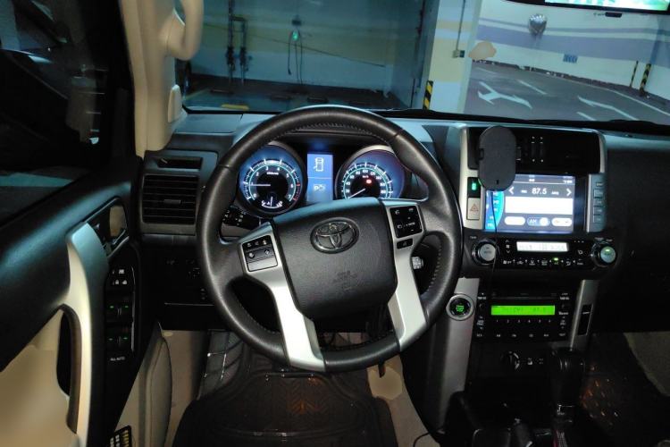 Used Toyota Prado 2010 4.0L Automatic TX-L NAVI Steering Wheel
