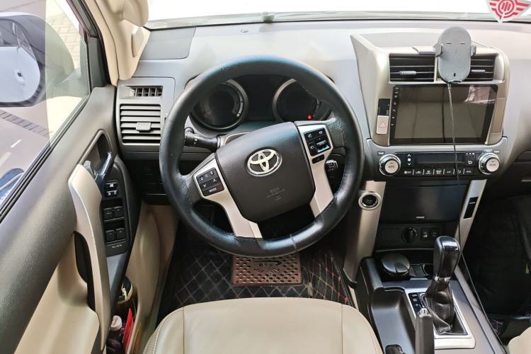 Used Toyota Prado 2010 4.0L Automatic TX-L Steering Wheel