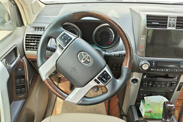 Used Toyota Prado 2010 4.0L Automatic VX Steering Wheel