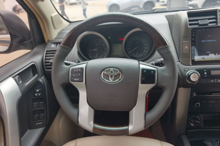 Used Toyota Prado 2010 2.7L Automatic Deluxe Edition Steering Wheel