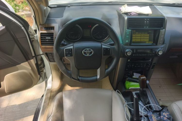 Used Toyota Prado 2010 2.7L Automatic Deluxe Edition Steering Wheel