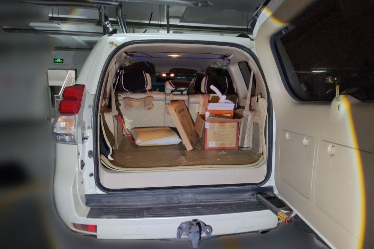 Used Toyota Prado 2010 2.7L Automatic Standard Edition Trunk