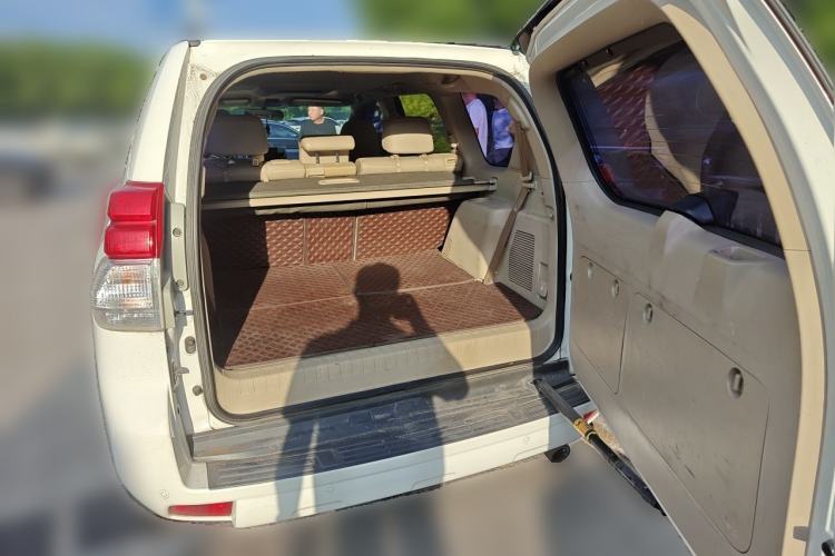Used Toyota Prado 2010 4.0L Automatic TX-L NAVI Trunk