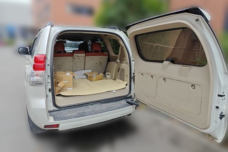 Used Toyota Prado 2010 2.7L Automatic Standard Edition Trunk