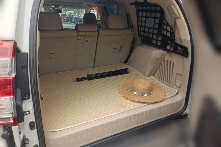 Used Toyota Prado 2010 4.0L Automatic TX-L Trunk