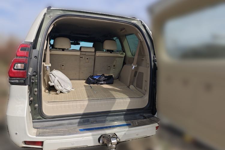Used Toyota Prado 2010 4.0L Automatic VX Trunk