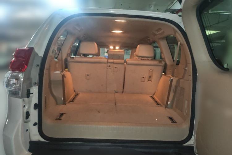 Used Toyota Prado 2010 4.0L Automatic TX-L Trunk