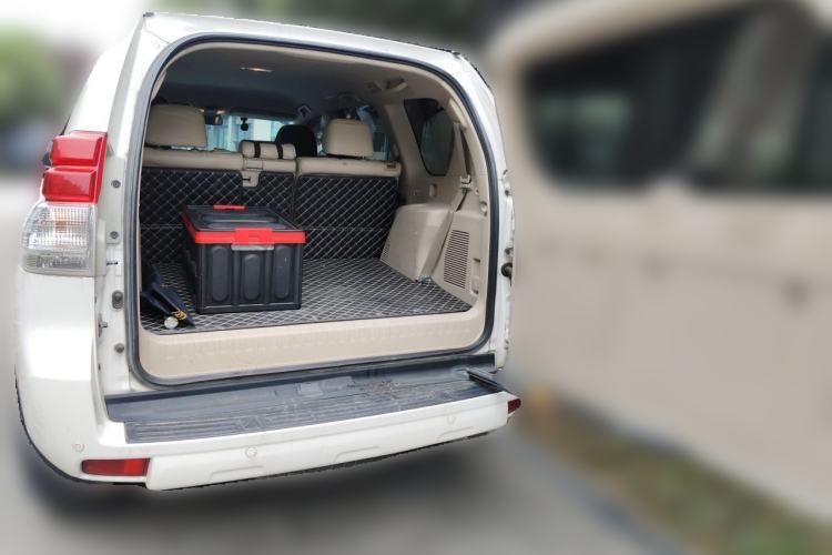 Used Toyota Prado 2010 2.7L Automatic Deluxe Edition Trunk