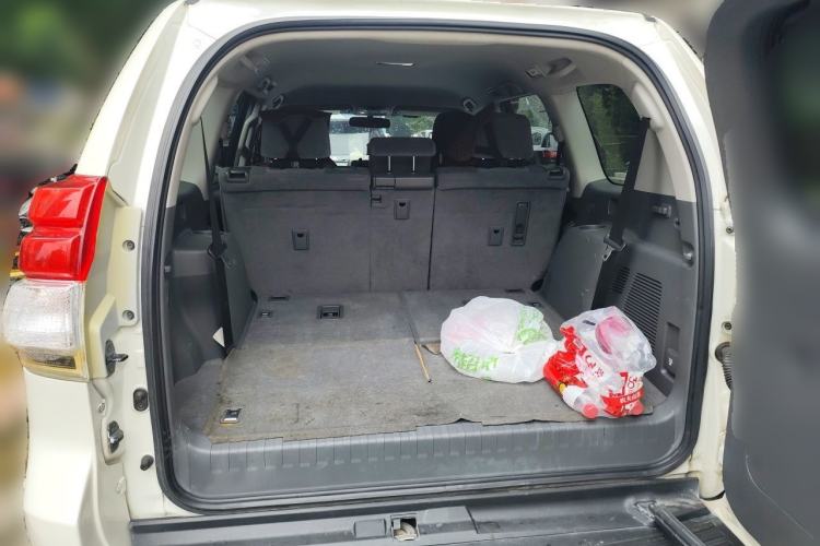Used Toyota Prado 2010 2.7L Automatic Standard Edition Trunk
