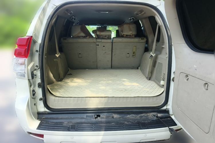 Used Toyota Prado 2010 2.7L Automatic Standard Edition Trunk