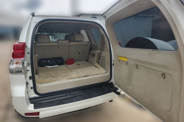 Used Toyota Prado 2010 2.7L Automatic Deluxe Edition Trunk