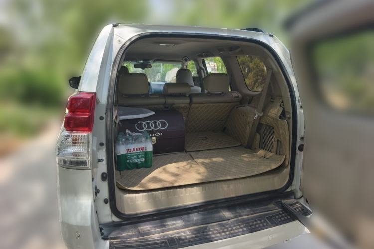 Used Toyota Prado 2010 2.7L Automatic Deluxe Edition Trunk