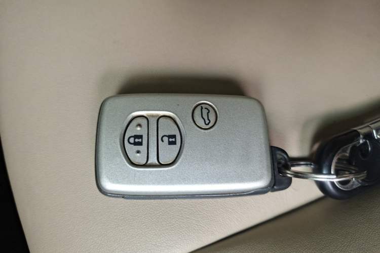 Used Toyota Prado 2010 4.0L Automatic TX-L NAVI Vehicle Key