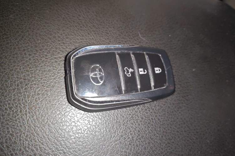 Used Toyota Prado 2010 4.0L Automatic VX Vehicle Key