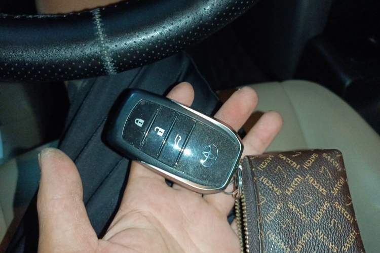 Used Toyota Prado 2010 4.0L Automatic TX Vehicle Key