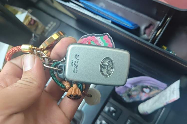 Used Toyota Prado 2010 4.0L Automatic TX-L Vehicle Key