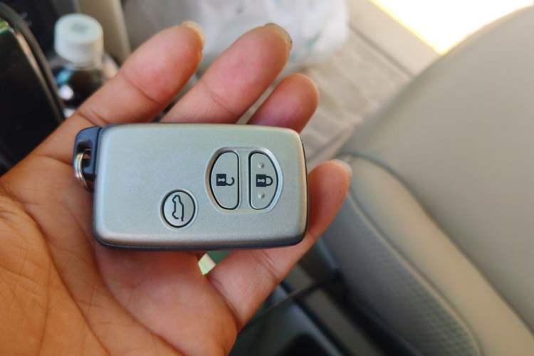 Used Toyota Prado 2010 4.0L Automatic TX-L Vehicle Key