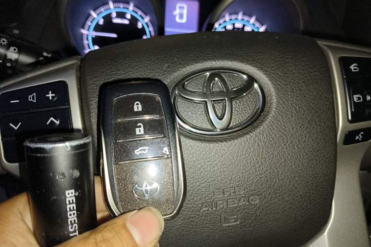 Used Toyota Prado 2010 4.0L Automatic TX-L Vehicle Key