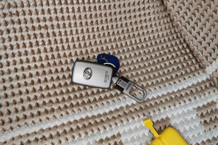 Used Toyota Prado 2010 4.0L Automatic TX-L Vehicle Key