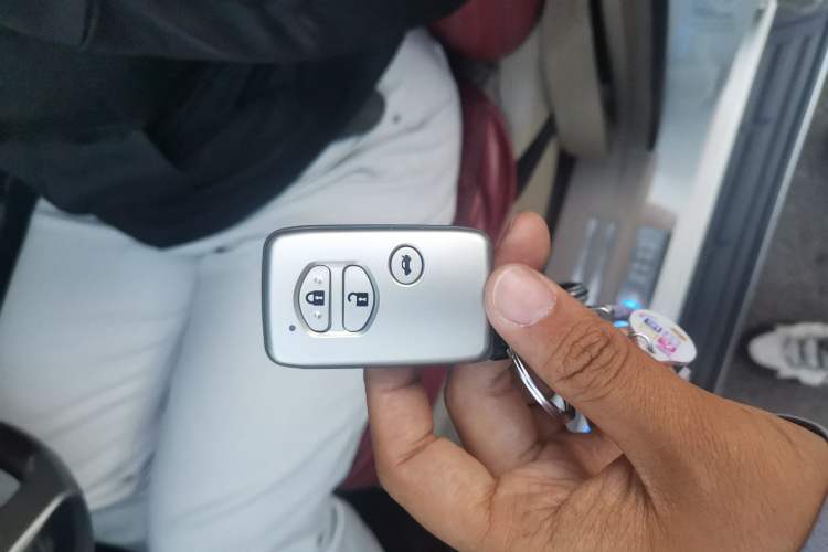 Used Toyota Prado 2010 4.0L Automatic VX NAVI Vehicle Key