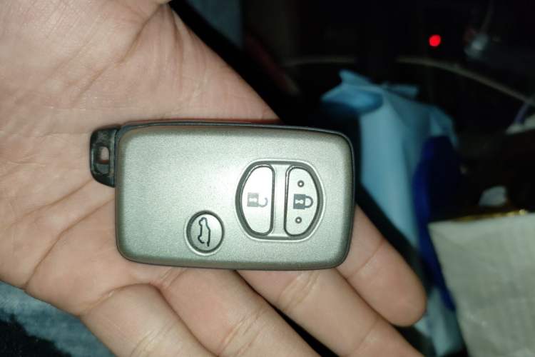 Used Toyota Prado 2010 4.0L Automatic TX-L NAVI Vehicle Key