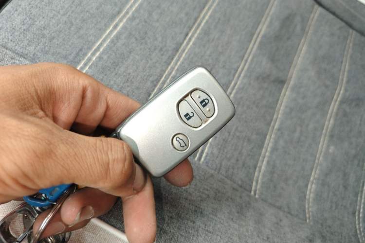 Used Toyota Prado 2010 4.0L Automatic TX-L NAVI Vehicle Key