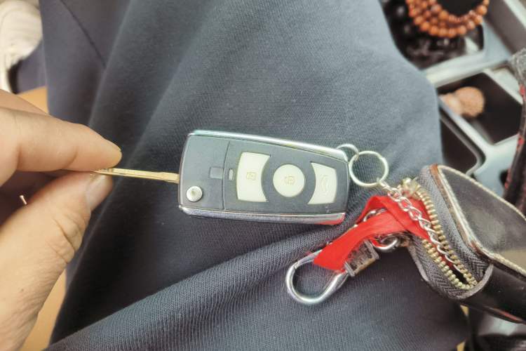 Used Toyota Prado 2010 2.7L Manual Transmission Vehicle Key