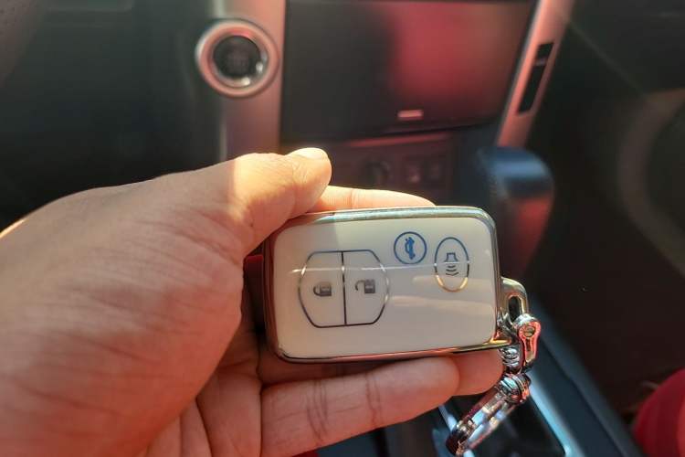 Used Toyota Prado 2010 4.0L Automatic TX-L Vehicle Key