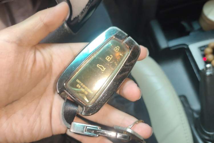 Used Toyota Prado 2010 2.7L Automatic Deluxe Edition Vehicle Key
