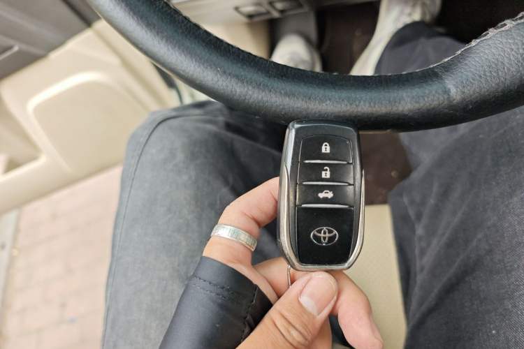 Used Toyota Prado 2010 2.7L Automatic Standard Edition Vehicle Key