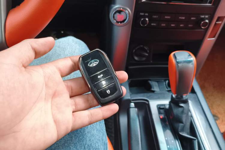 Used Toyota Prado 2010 2.7L Automatic Standard Edition Vehicle Key