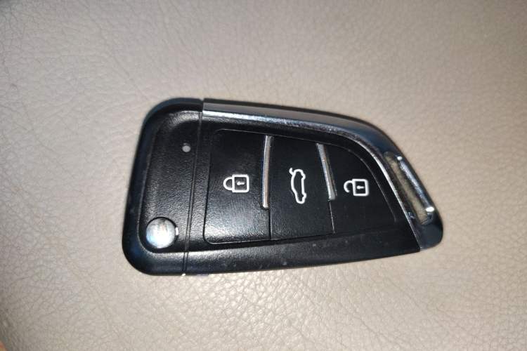 Used Toyota Prado 2010 2.7L Automatic Standard Edition Vehicle Key