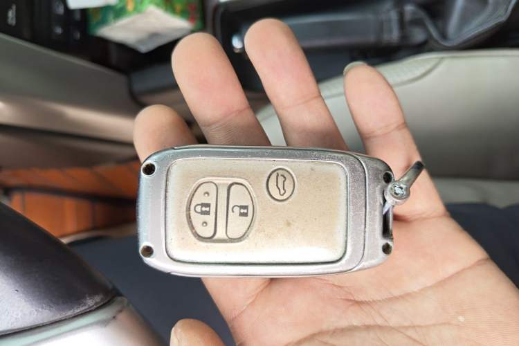 Used Toyota Prado 2010 4.0L Automatic VX Vehicle Key