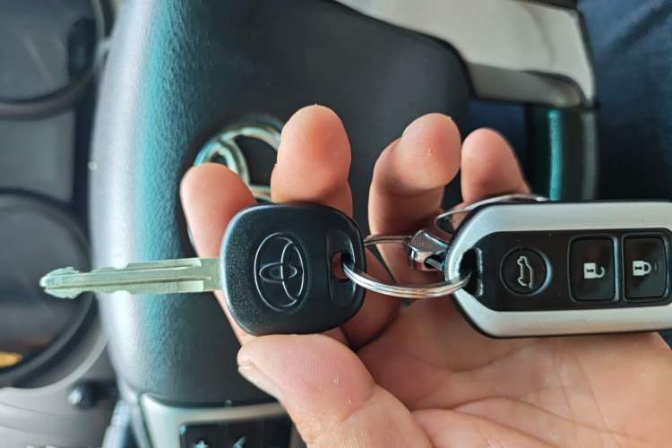 Used Toyota Prado 2010 2.7L Automatic Deluxe Edition Vehicle Key