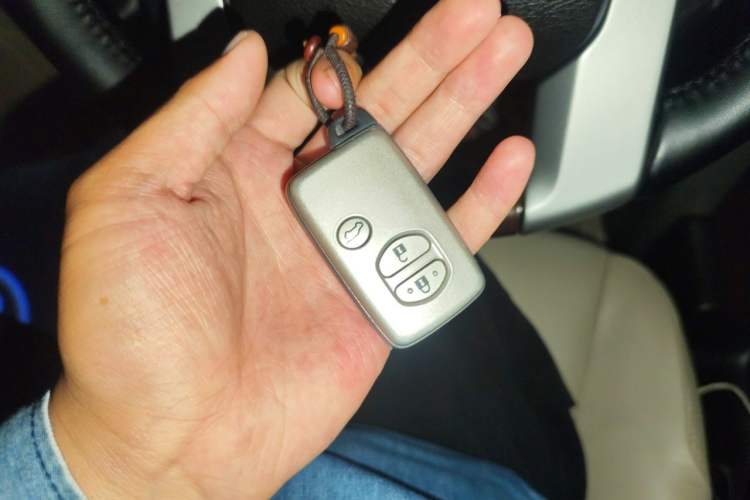 Used Toyota Prado 2010 4.0L Automatic VX Vehicle Key