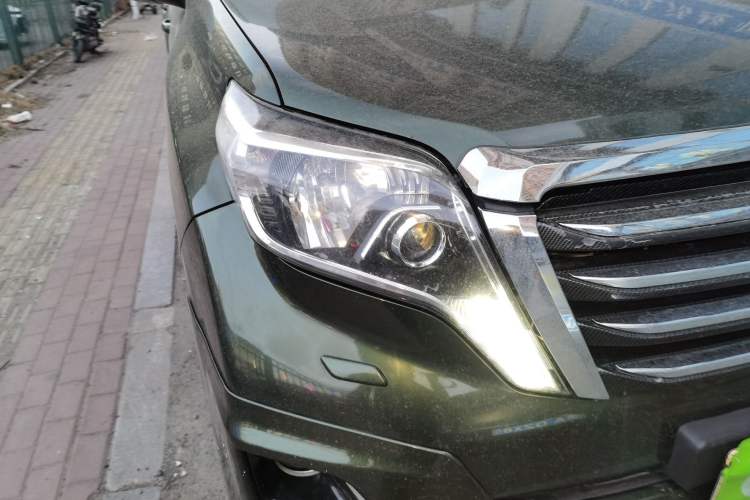 Used Toyota Prado  Right Front Headlight