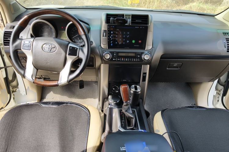Used Toyota Prado  Center Console