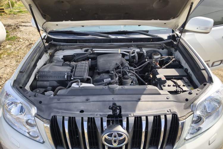 Used Toyota Prado  Engine Bay