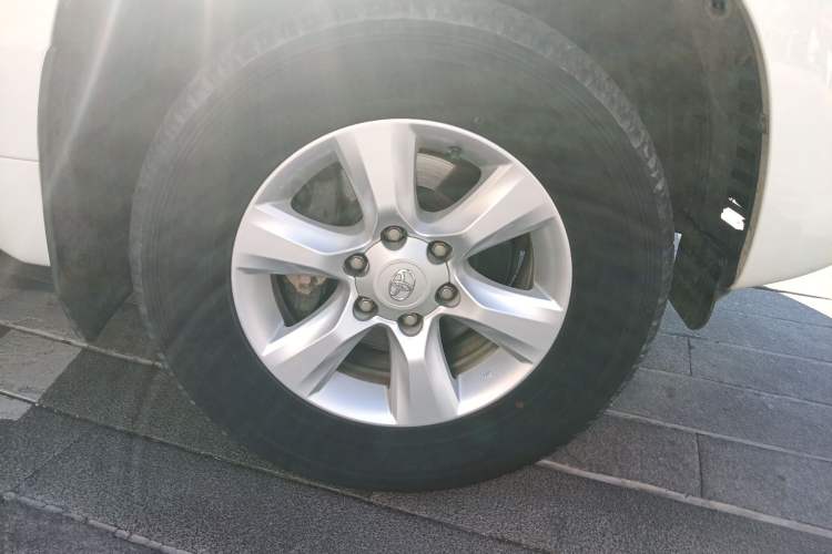 Used Toyota Prado  Right Front Wheel Hub